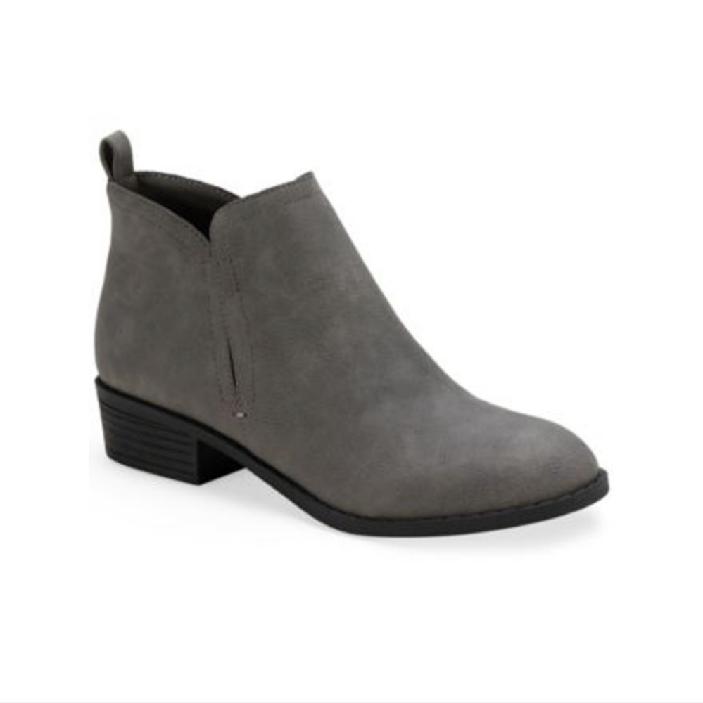 Sun + Stone Cadee Women's Grey Pull On Round Toe Memory Foam Ankle Booti…